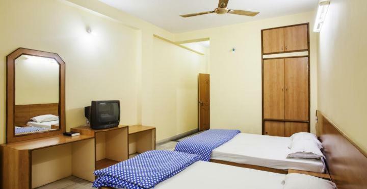 פורי Hotel Lee Garden מראה חיצוני תמונה