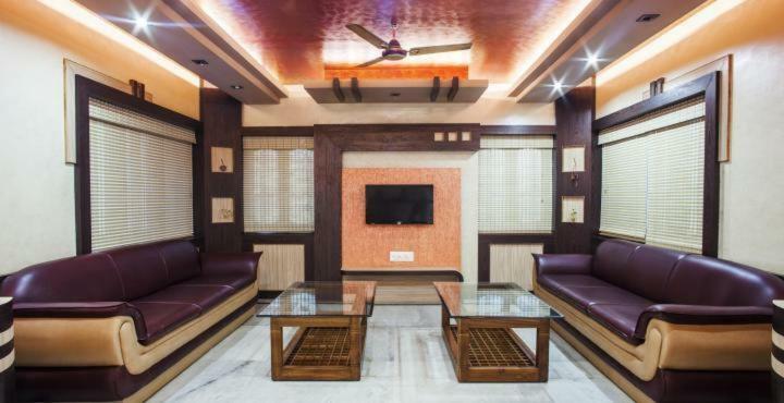 פורי Hotel Lee Garden מראה חיצוני תמונה