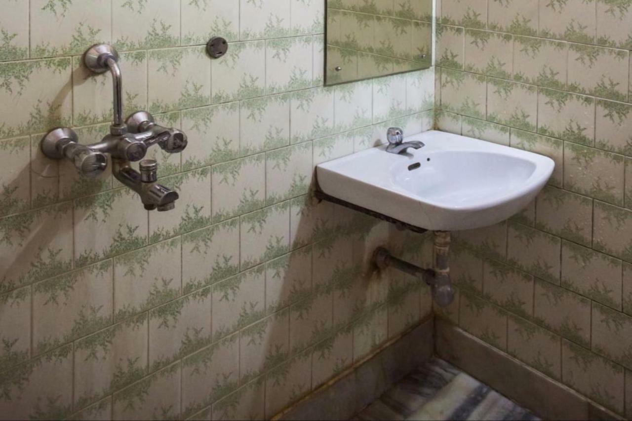 פורי Hotel Lee Garden מראה חיצוני תמונה