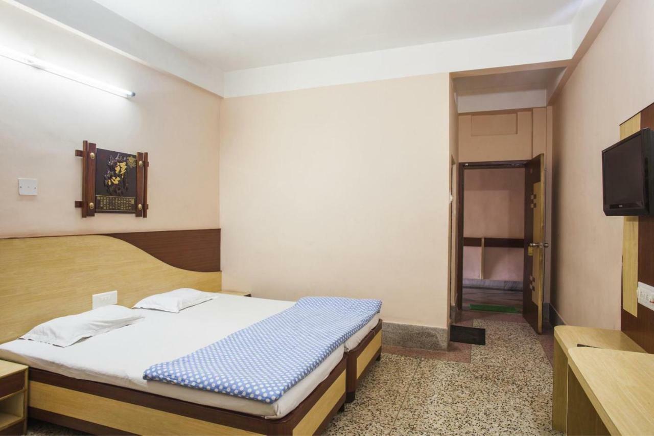 פורי Hotel Lee Garden מראה חיצוני תמונה