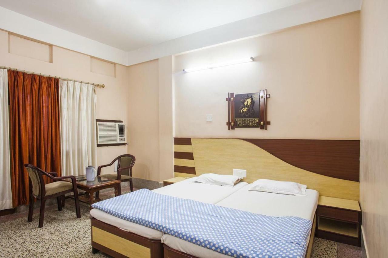 פורי Hotel Lee Garden מראה חיצוני תמונה